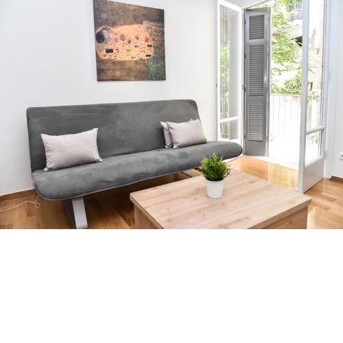 Warm Apartment at Exarchia 1 bed 2 pers