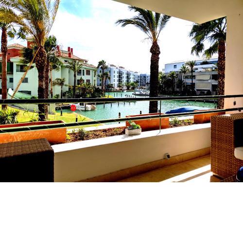 Waterfront Luxury Apt in the Marina of Sotogrande - 3 terraces and pool