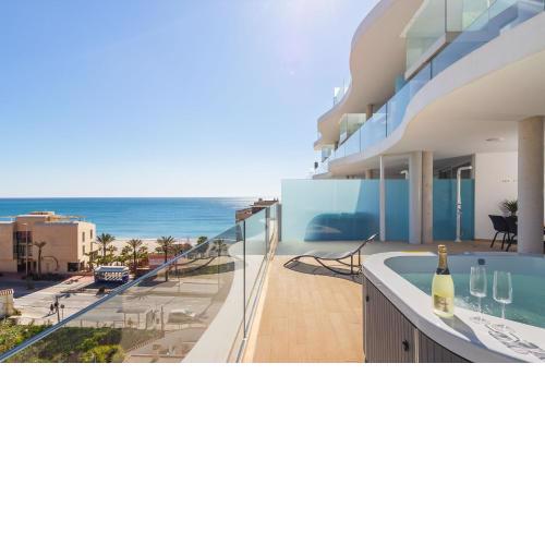Wave Collection Family & Relax by Higuerón Rental