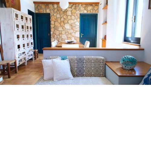 Welcomely - Sardinian Stone House