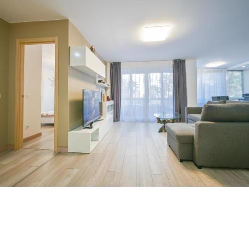 West oriented beachfront apartment in Parque Loix