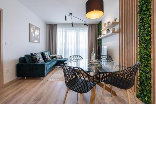 WestSide River Apartment