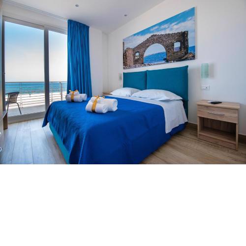 White Apartments & Spa