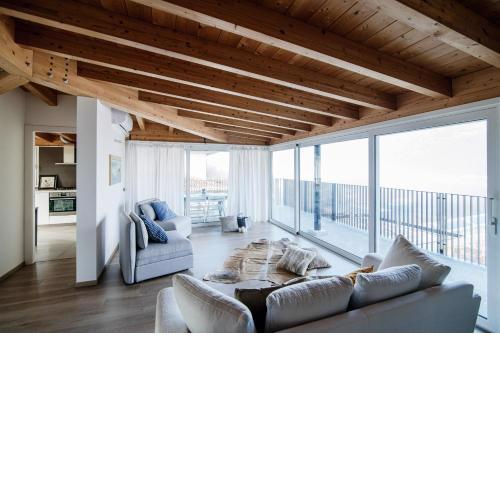 White Attic - by MyHomeInComo