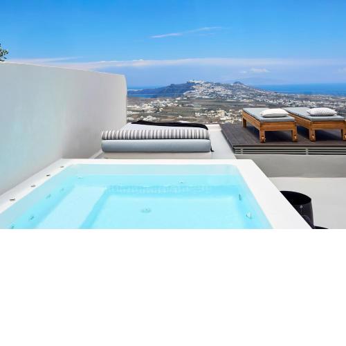 White & Co. La Torre Suites