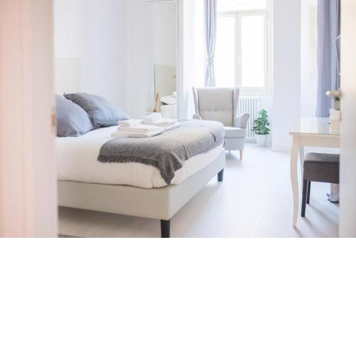 White Fanti Apartment