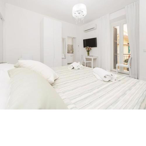 White Flat Termini