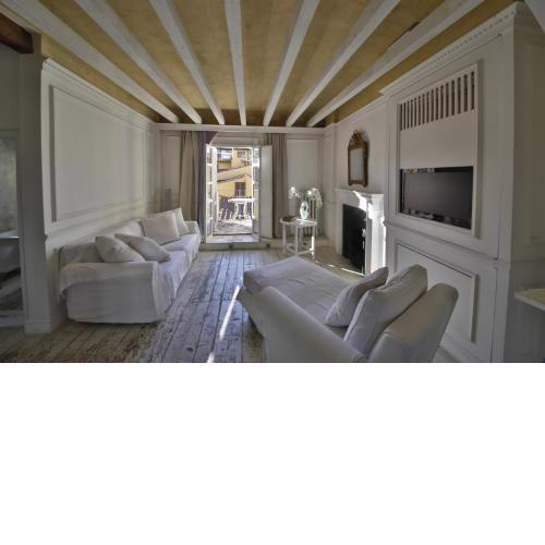 White Home
