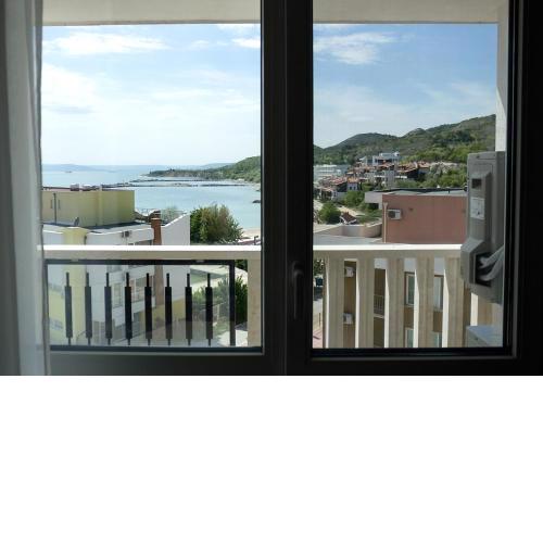 White Lagoon - Luxurious 1BD Flat near Kavarna