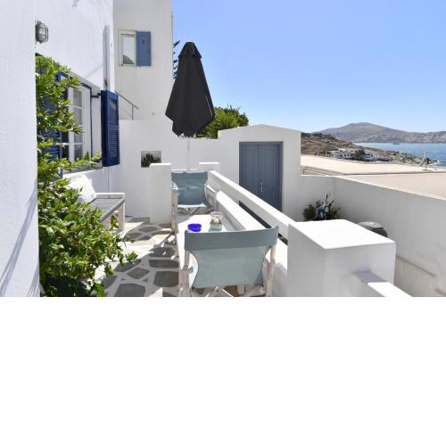 White Rooms Paros