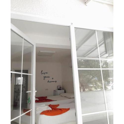 White Suite Rooms