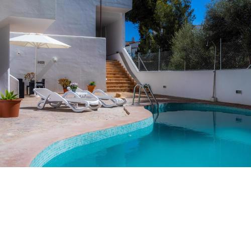White suites
