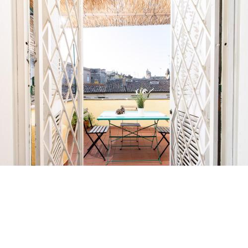 White terrace apartment navona