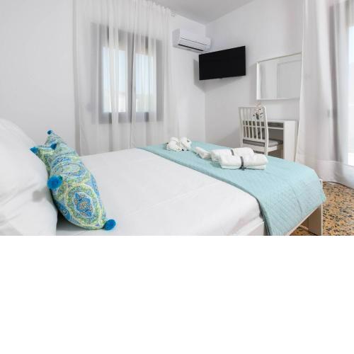 Whitegold Apartments Panagia