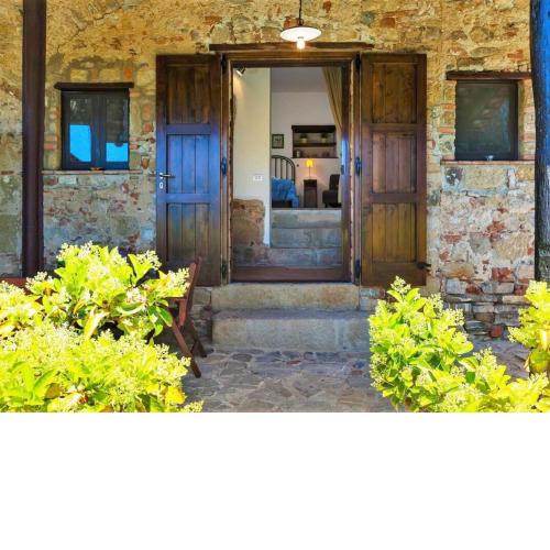 With terrace and air conditioning 2 steps from the sea