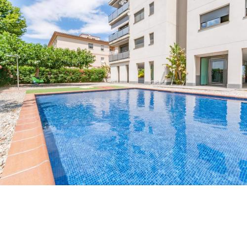 Wonderful Apartment in St Pere Pescador with Communal Pool