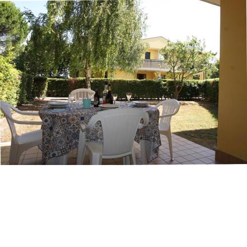 Wonderful Holiday House with Garden