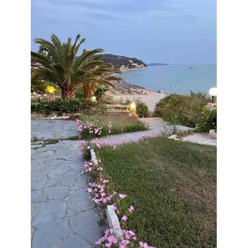 Wonderful house by the beach endless sea view Siviri Chalkidiki