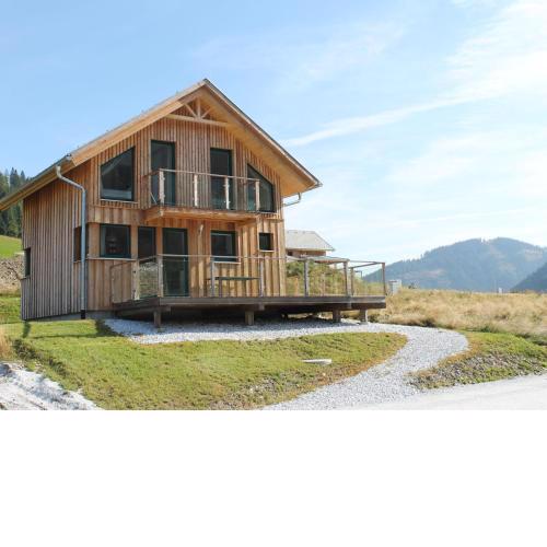Wooden Chalet in Hohentauern with a Garden