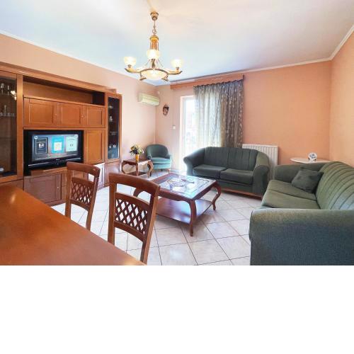 WSD Luxury Cozy 2BD Apt with study & City View Balcony