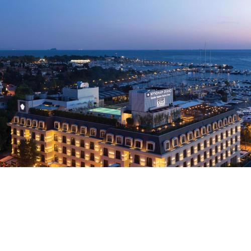 Wyndham Grand Istanbul Kalamış Marina Hotel