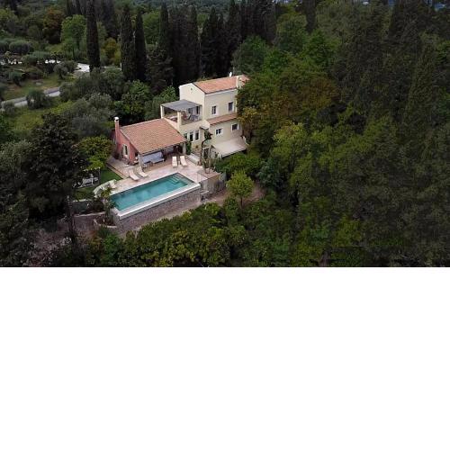 Xenonerantzia Country style villa
