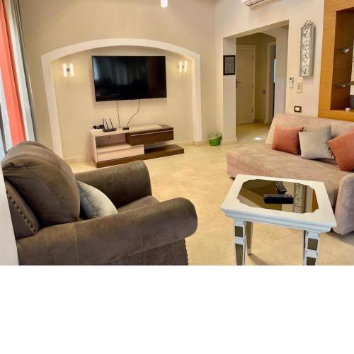 Y 140 wast golf heated private pool