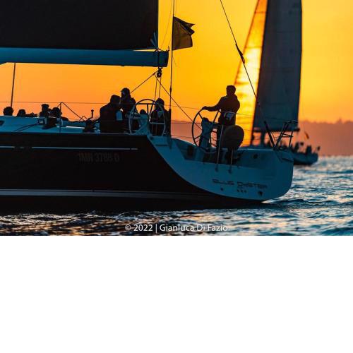 YACHT 20 m a vela Centro di Napoli