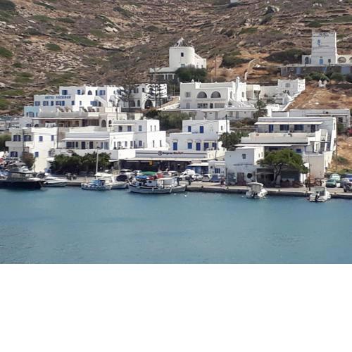 Yacht Front Studio - Back Yard - No 7