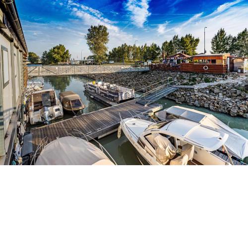 YACHTER CLUB Modrá Čajka