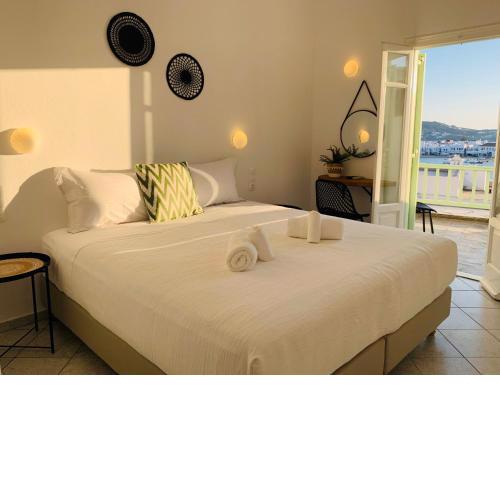 Yalos Hotel Sunset view Mykonos town private rooms