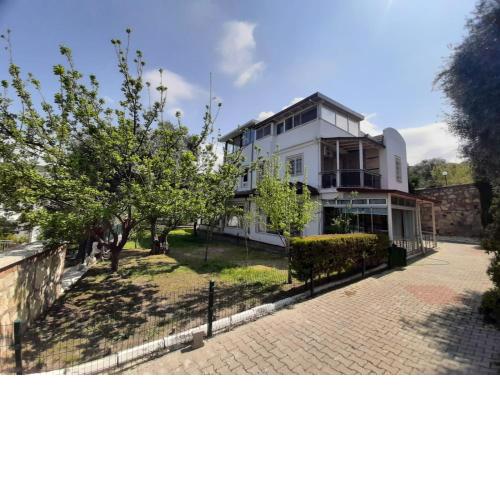 Yamaçköy Villa Kusadasi 5+1