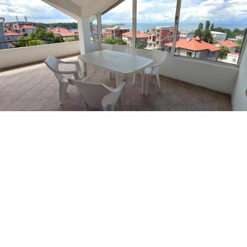 Yanevi Apartments