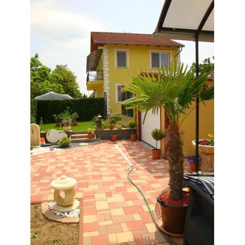 YELLOW APARTMAN