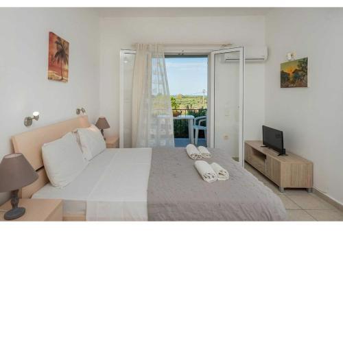 Yiannis Studio 5