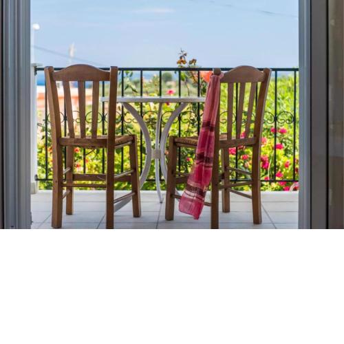 Yiannis Studio 6