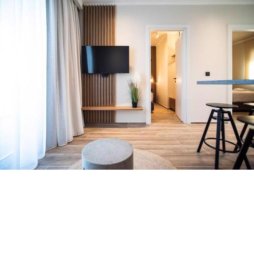 YOLO Resort - Notte