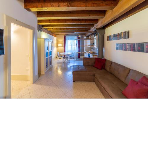 Youatmolino Canal View Apartment