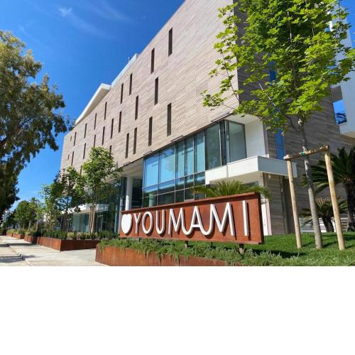 YOUMAMI Suite Hotel