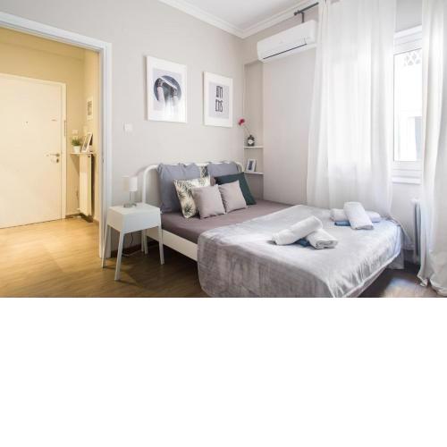 Your stay next to Acropolis!