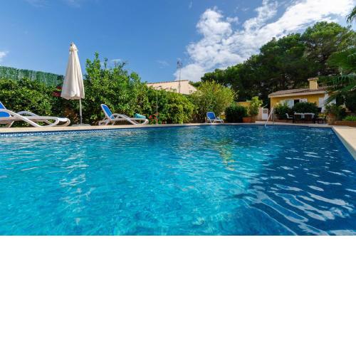YourHouse Oratge, finca for families near the beach with private pool