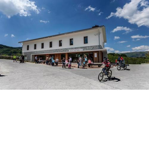 Youth Hostel Non Stop Inn by IrriSarri Land