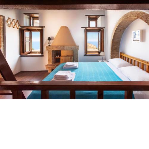 Ypatia Cozy Castle Suite Apartment with Loft