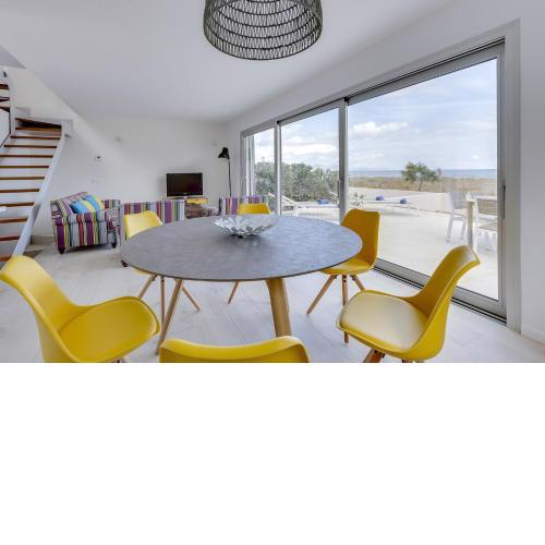 YupiHome Son Serra First Line Villa
