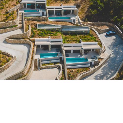 Z 4 LUXURY VILLAS