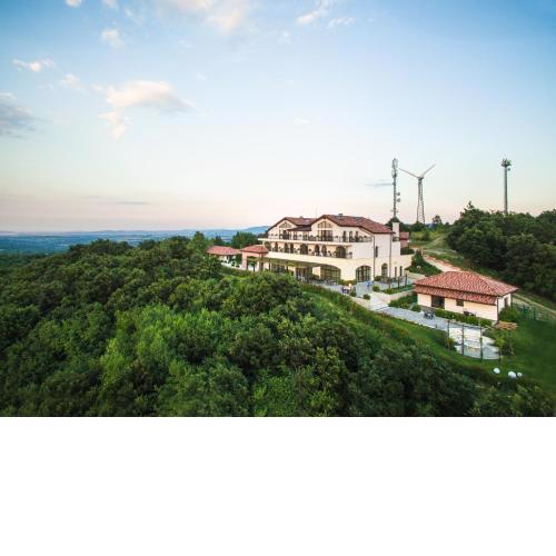 Zaara Estate