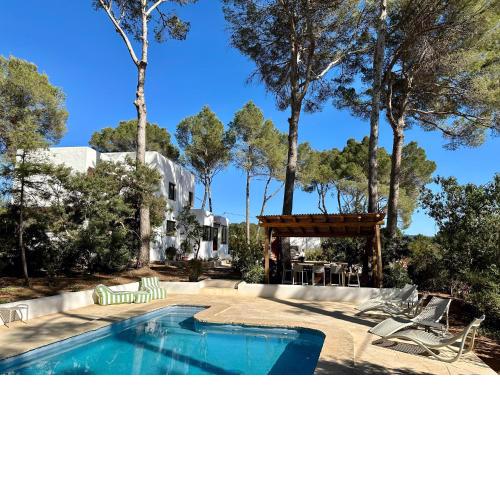 Zeer Ruime en Luxe villa in het midden van Ibiza met rustige ligging