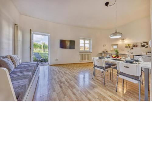 Zentral gelegenes Apartment mit Garage & kleinem Außenbereich