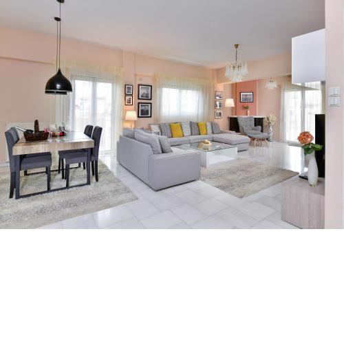 Zephyr Luxury Apartment