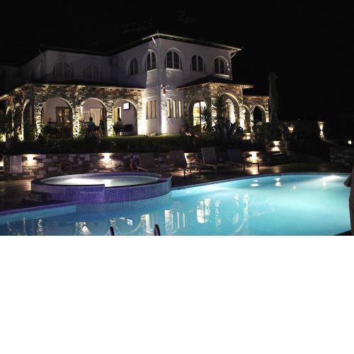 Zeus Hotel